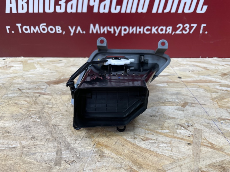 Воздушный дефлектор салона