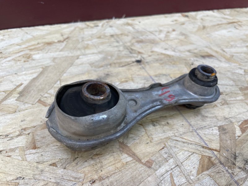 Опора двигателя