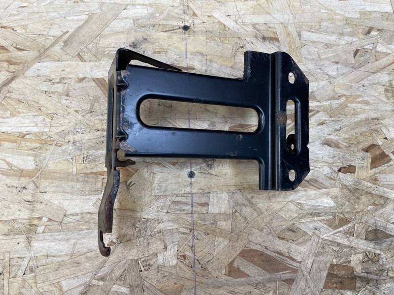 Кронштейн блока ABS