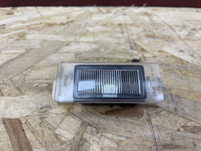 Плафон подсветки номера