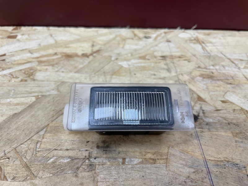 Плафон подсветки номера