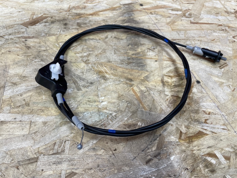 Трос лючка бензобака