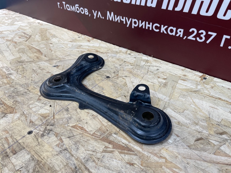 Кронштейн подрамника