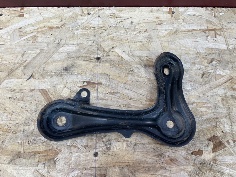 Кронштейн подрамника