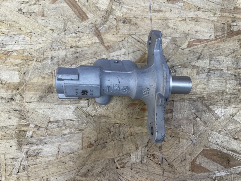 Главный тормозной цилиндр