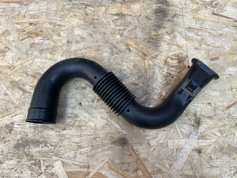 Патрубок воздушного фильтра