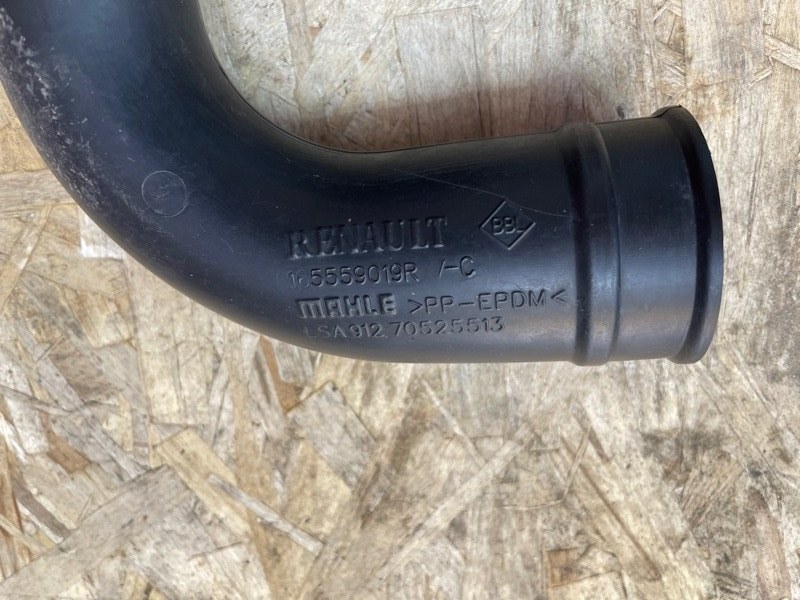 Патрубок воздушного фильтра