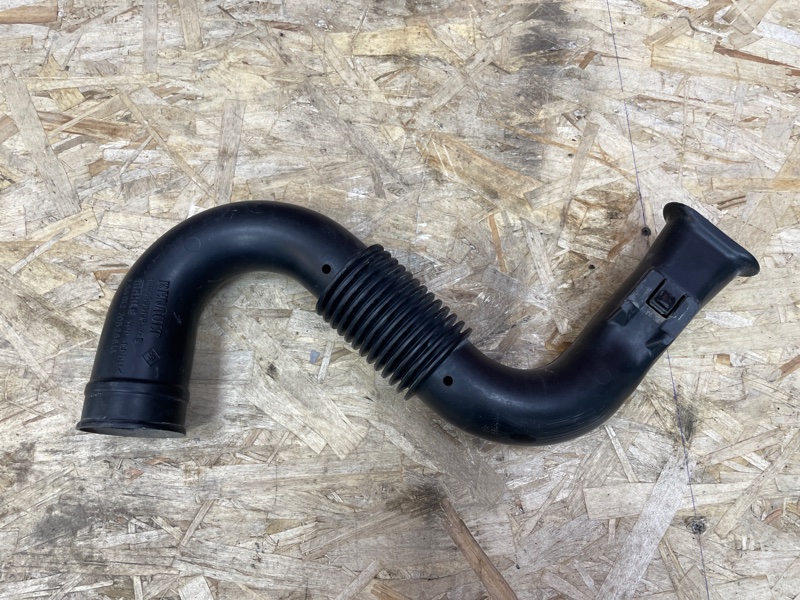 Патрубок воздушного фильтра