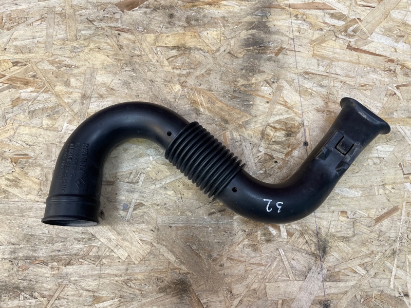 Патрубок воздушного фильтра