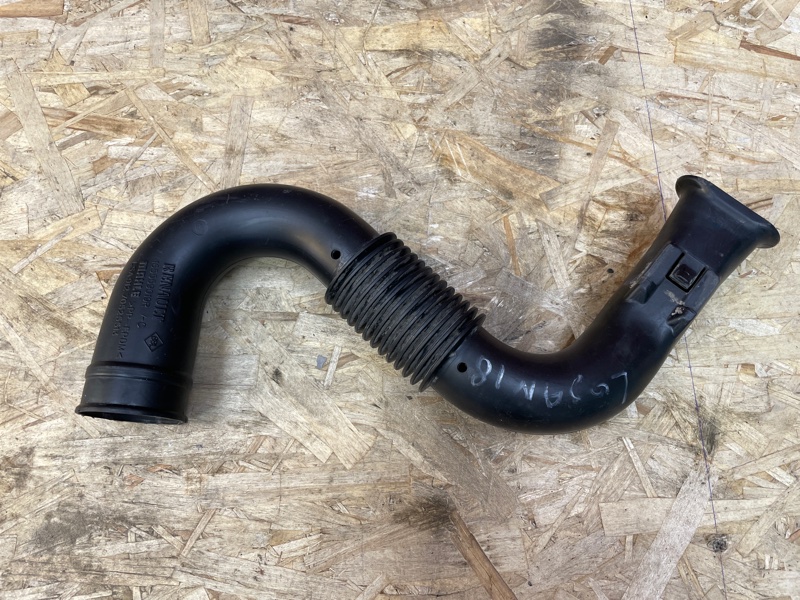 Патрубок воздушного фильтра