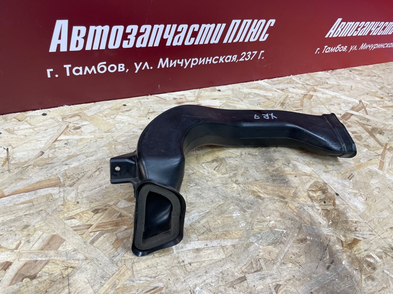 Воздуховод отопителя