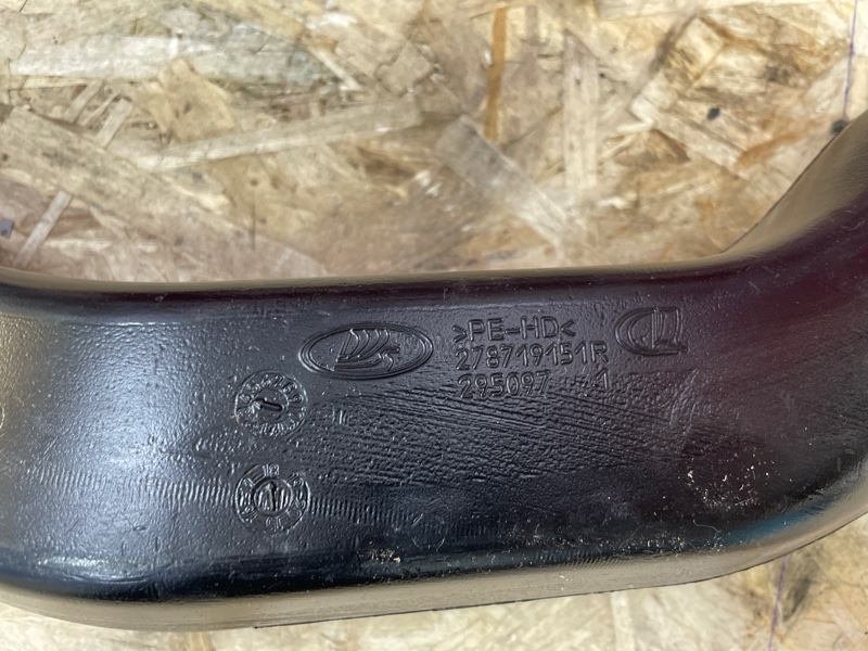 Воздуховод отопителя