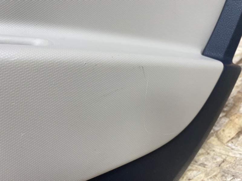 Обшивка боковой двери