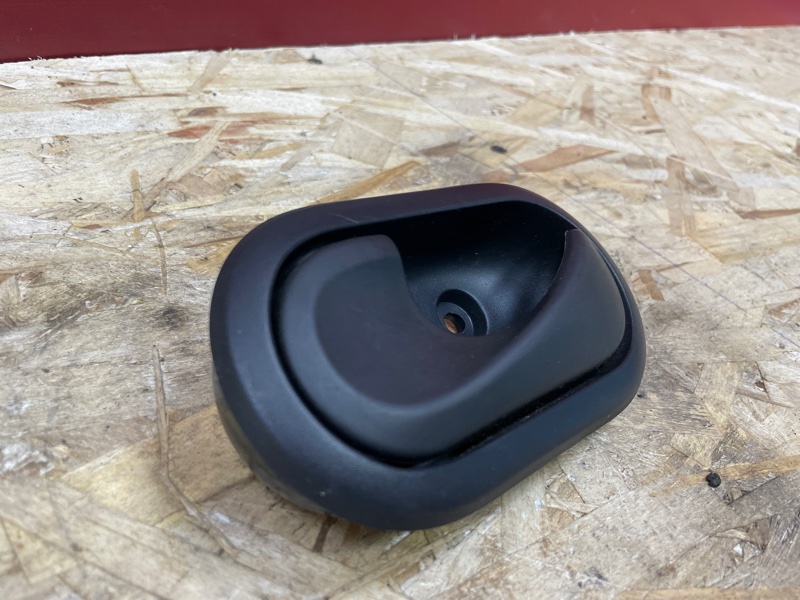 Внутренняя  ручка двери