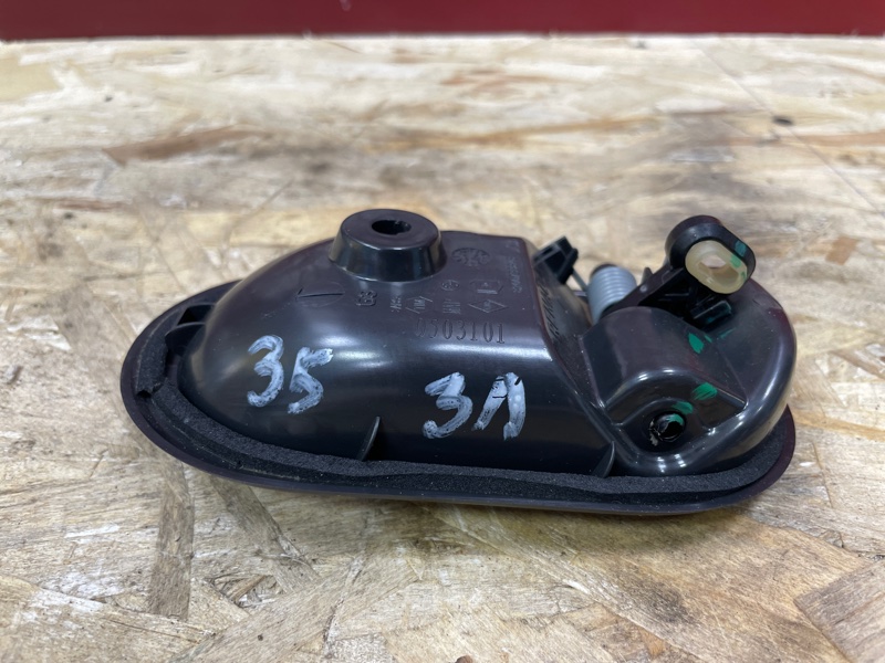 Внутренняя  ручка двери