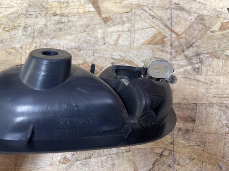 Внутренняя ручка     двери