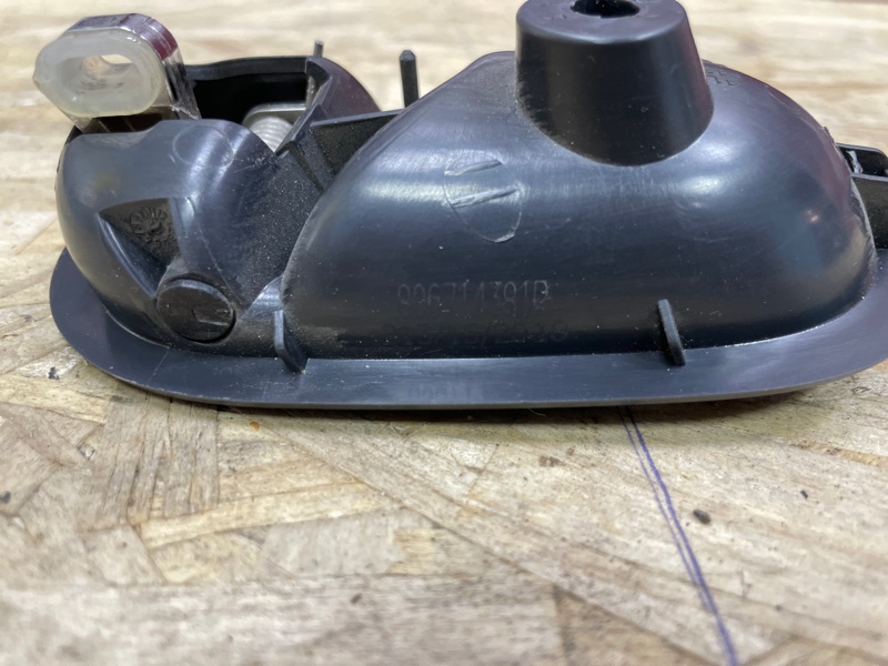 Внутренняя ручка     двери