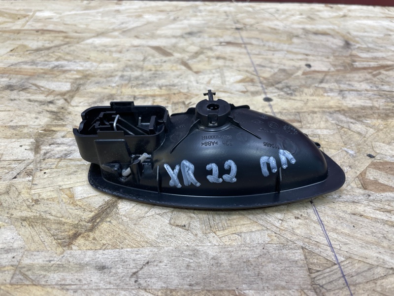 Внутренняя ручка     двери