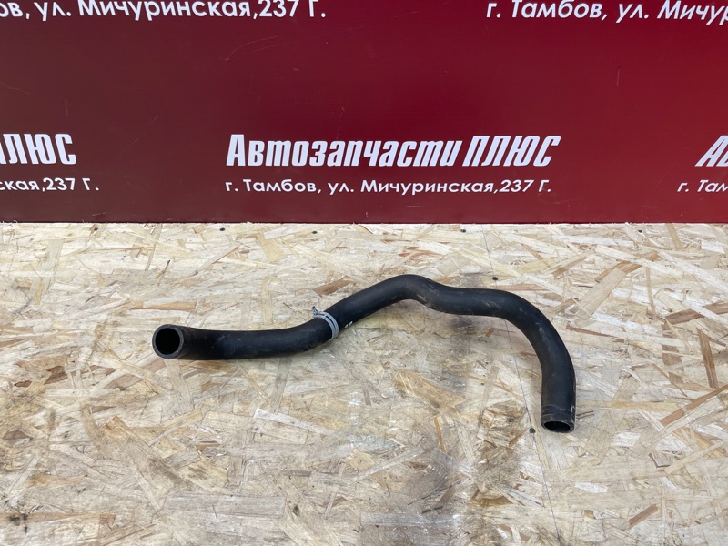 Верхний патрубок радиатора