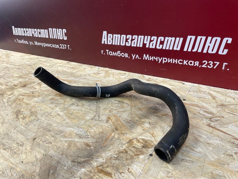 Верхний патрубок радиатора