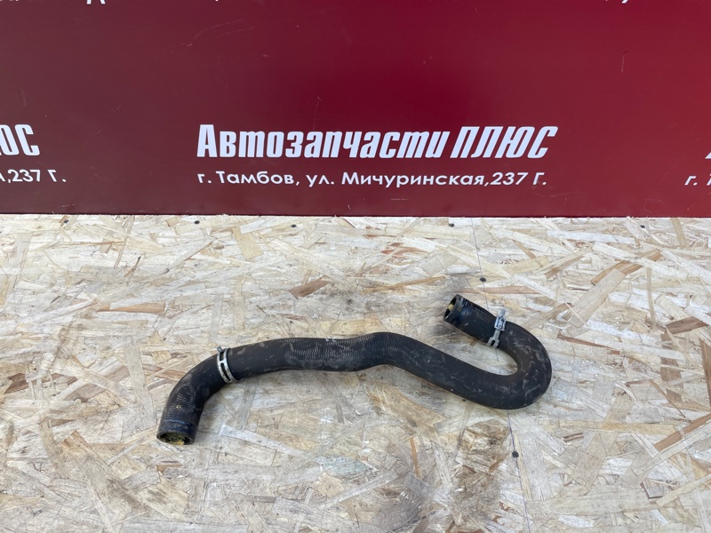 Верхний патрубок радиатора