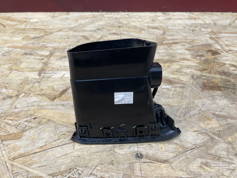 Воздушный дефлектор салона