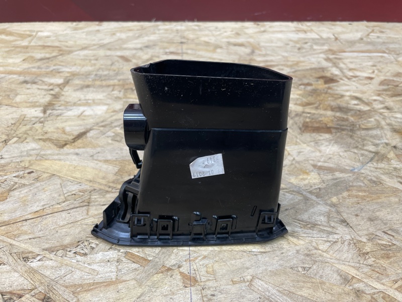 Воздушный дефлектор салона