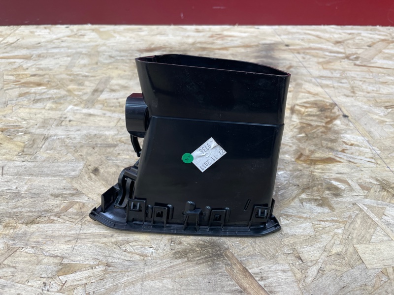 Воздушный дефлектор салона