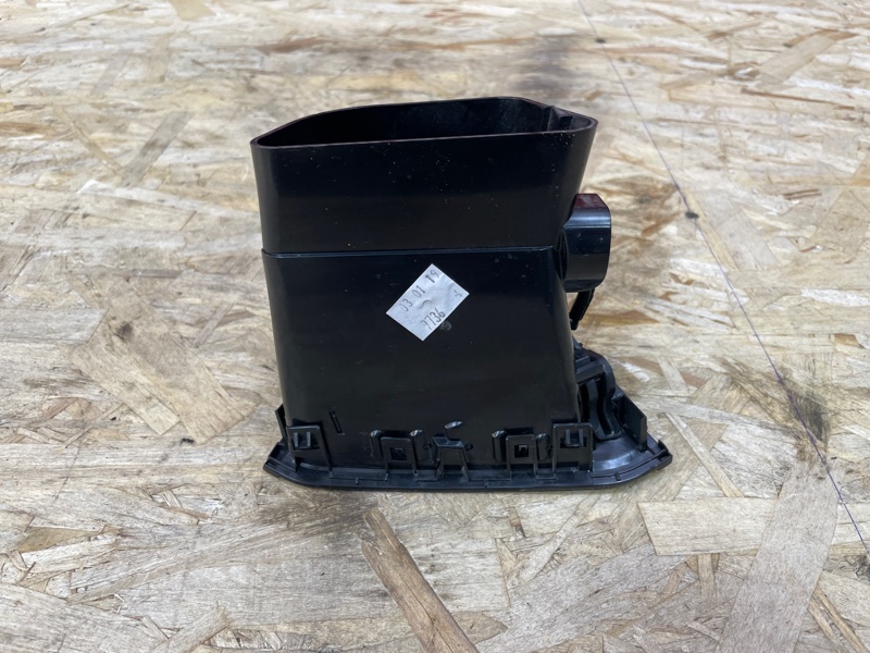 Воздушный дефлектор салона