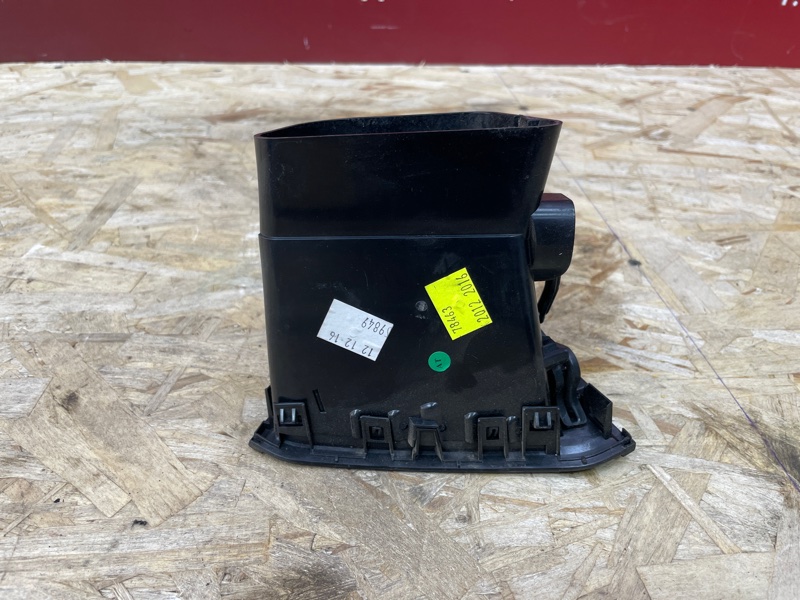 Воздушный дефлектор салона