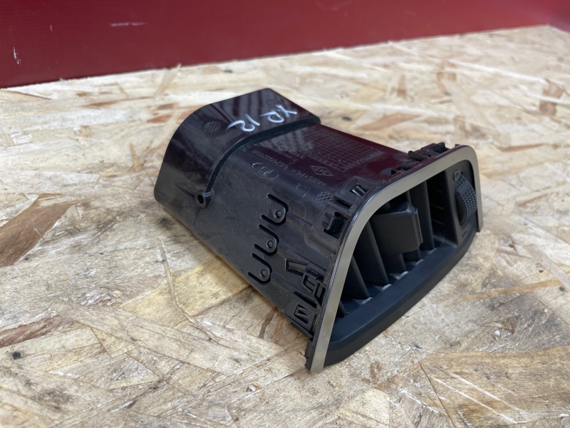 Воздушный дефлектор салона