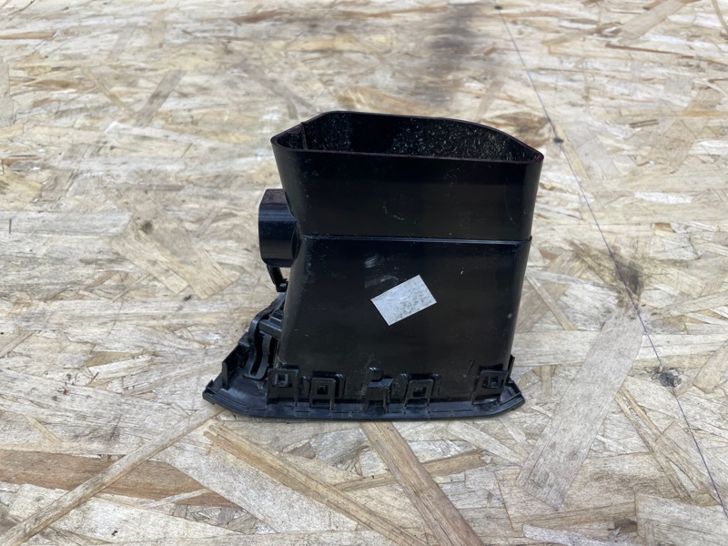 Воздушный дефлектор салона