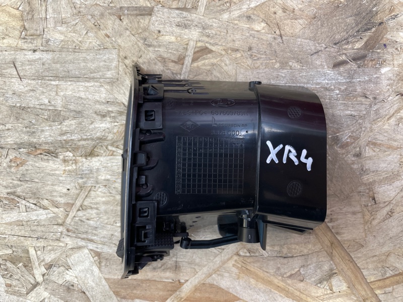 Воздушный дефлектор салона