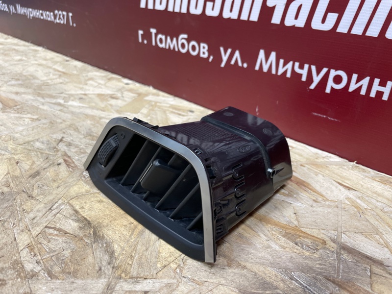 Воздушный дефлектор салона