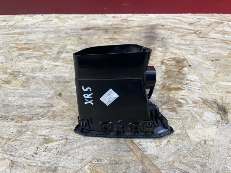 Воздушный дефлектор салона