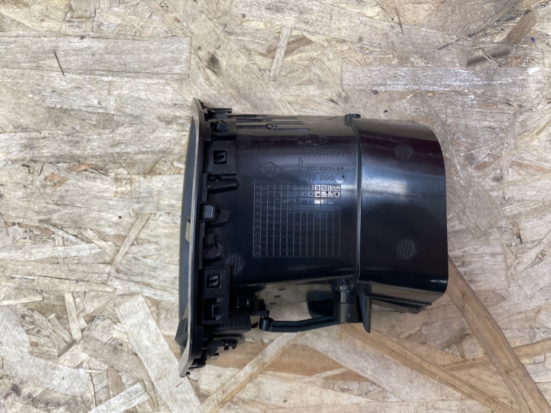 Воздушный дефлектор салона