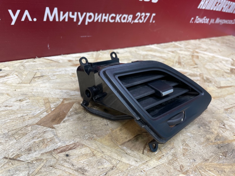 Воздушный дефлектор салона