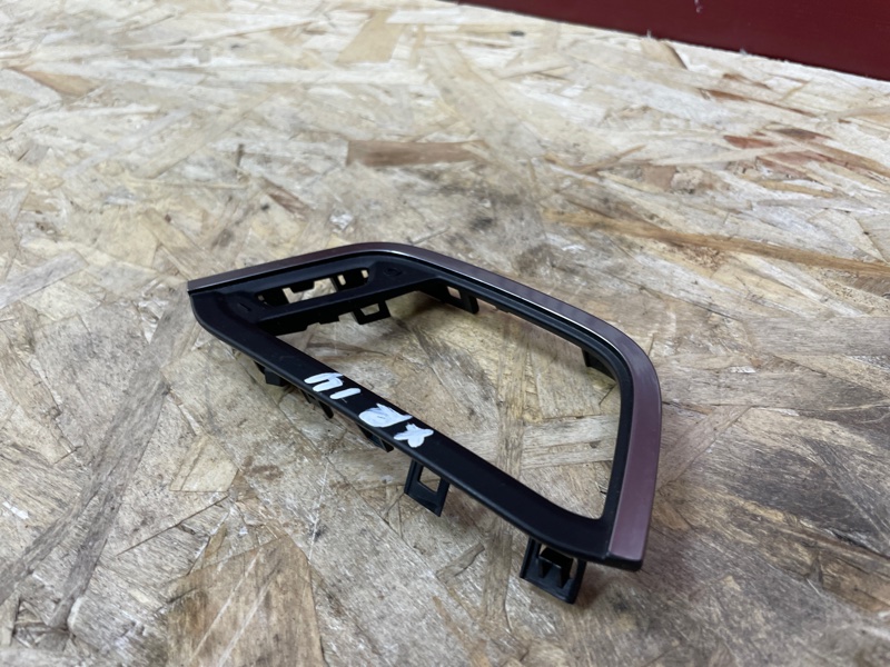 Накладка воздушного дефлектора салона