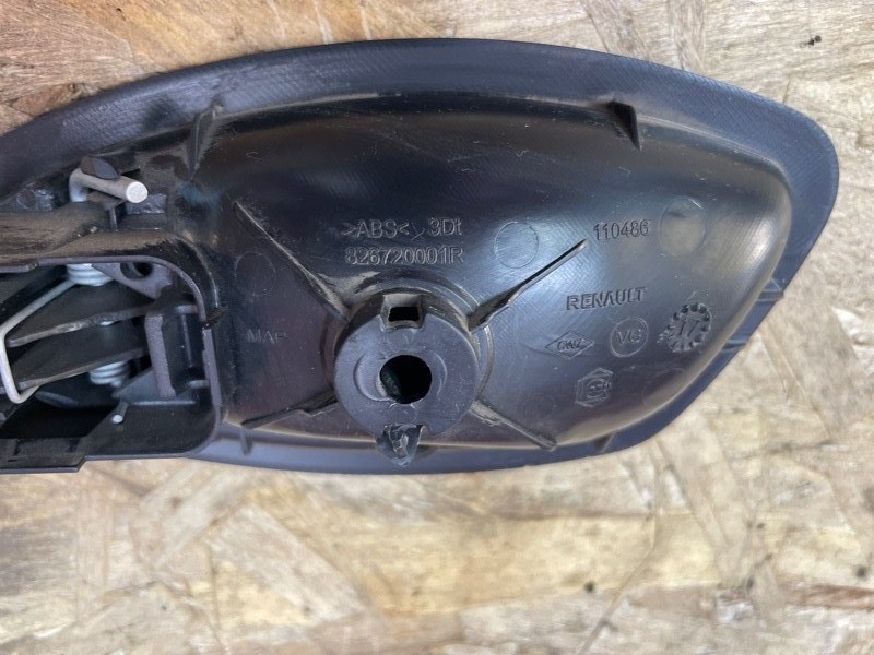 Внутренняя  ручка двери