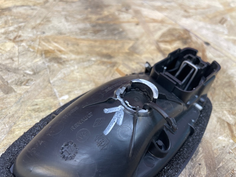 Внутренняя ручка     двери