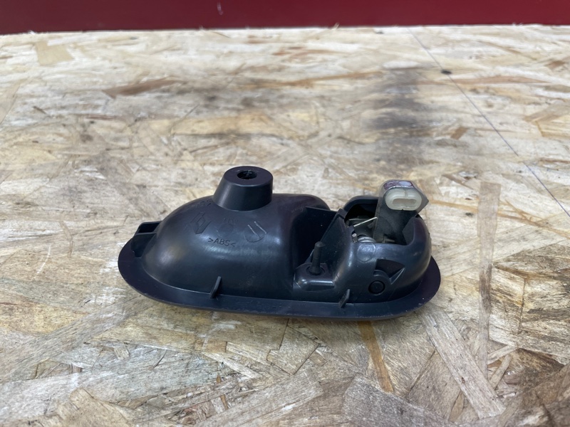 Внутренняя ручка     двери