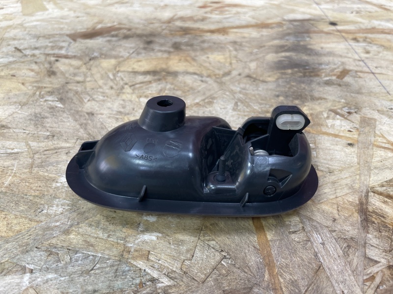 Внутренняя ручка     двери