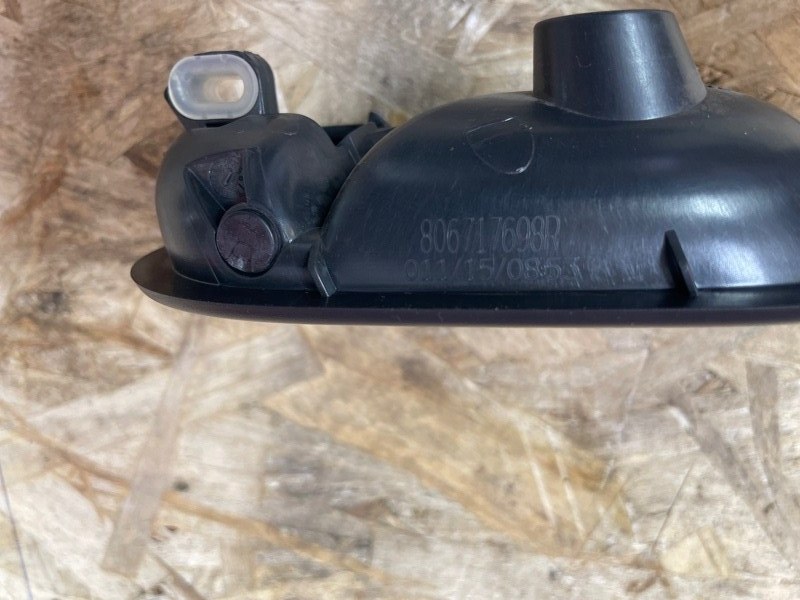 Внутренняя ручка     двери