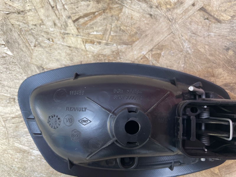 Внутренняя  ручка двери