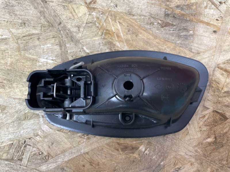 Внутренняя  ручка двери