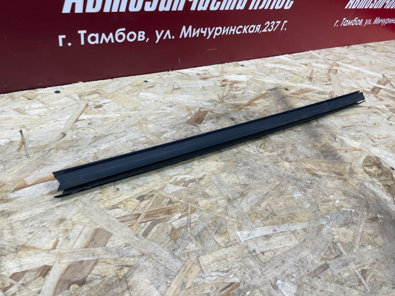 Уплотнитель стекла двери внутренний