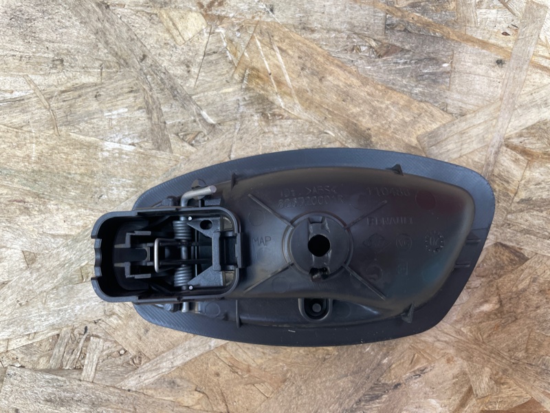 Внутренняя  ручка двери