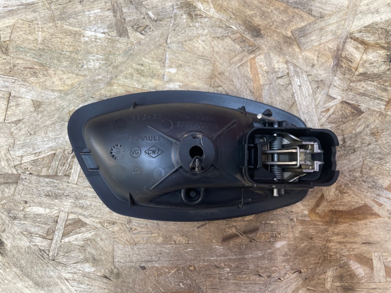 Внутренняя  ручка двери