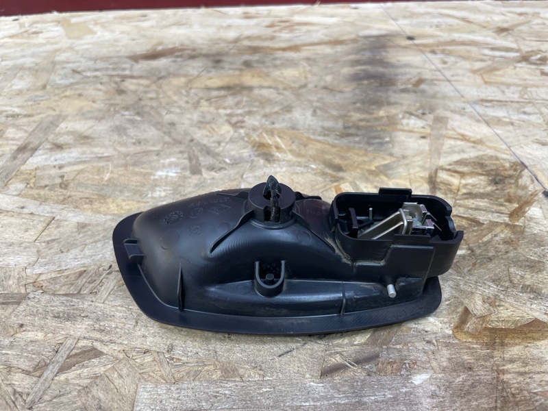 Внутренняя  ручка двери