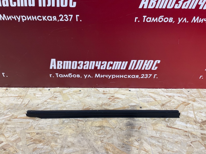 Уплотнитель стекла двери внутренний